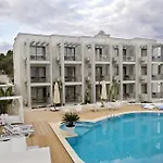 アパートホテル Kondo Suites