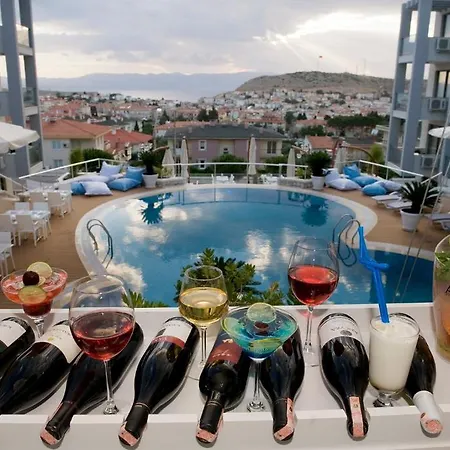 Kondo Suites Lägenhetshotell 4*